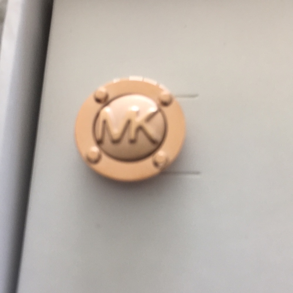 MK earring - Picture 2 of 4